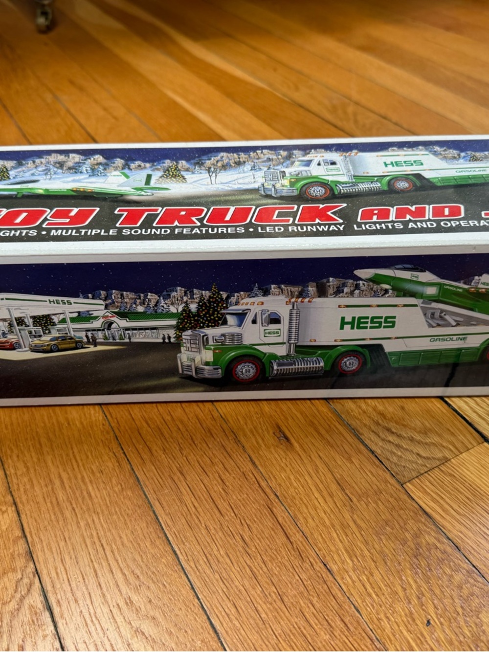 2010 HESS Truck with plane. Lights up.